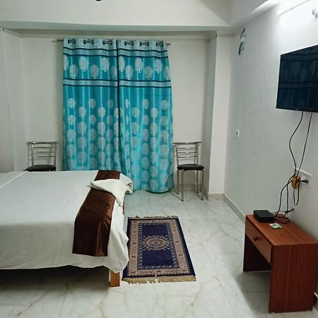 גווהטי Hotel Atithi Grand מראה חיצוני תמונה