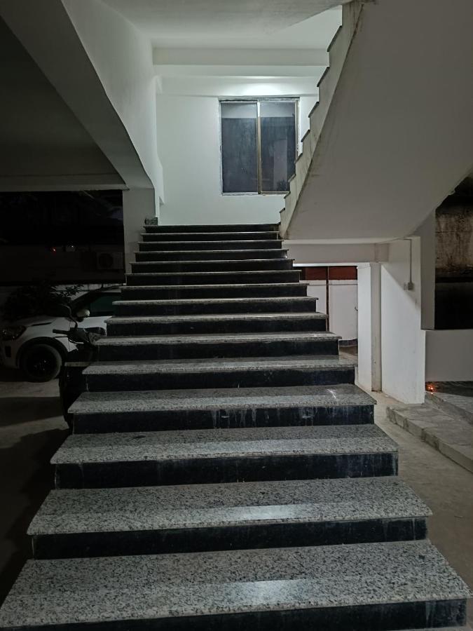 גווהטי Hotel Atithi Grand מראה חיצוני תמונה
