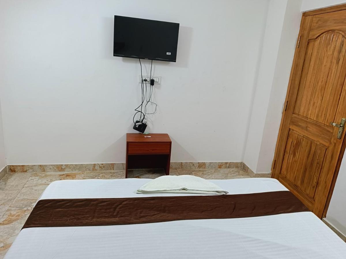 גווהטי Hotel Atithi Grand מראה חיצוני תמונה
