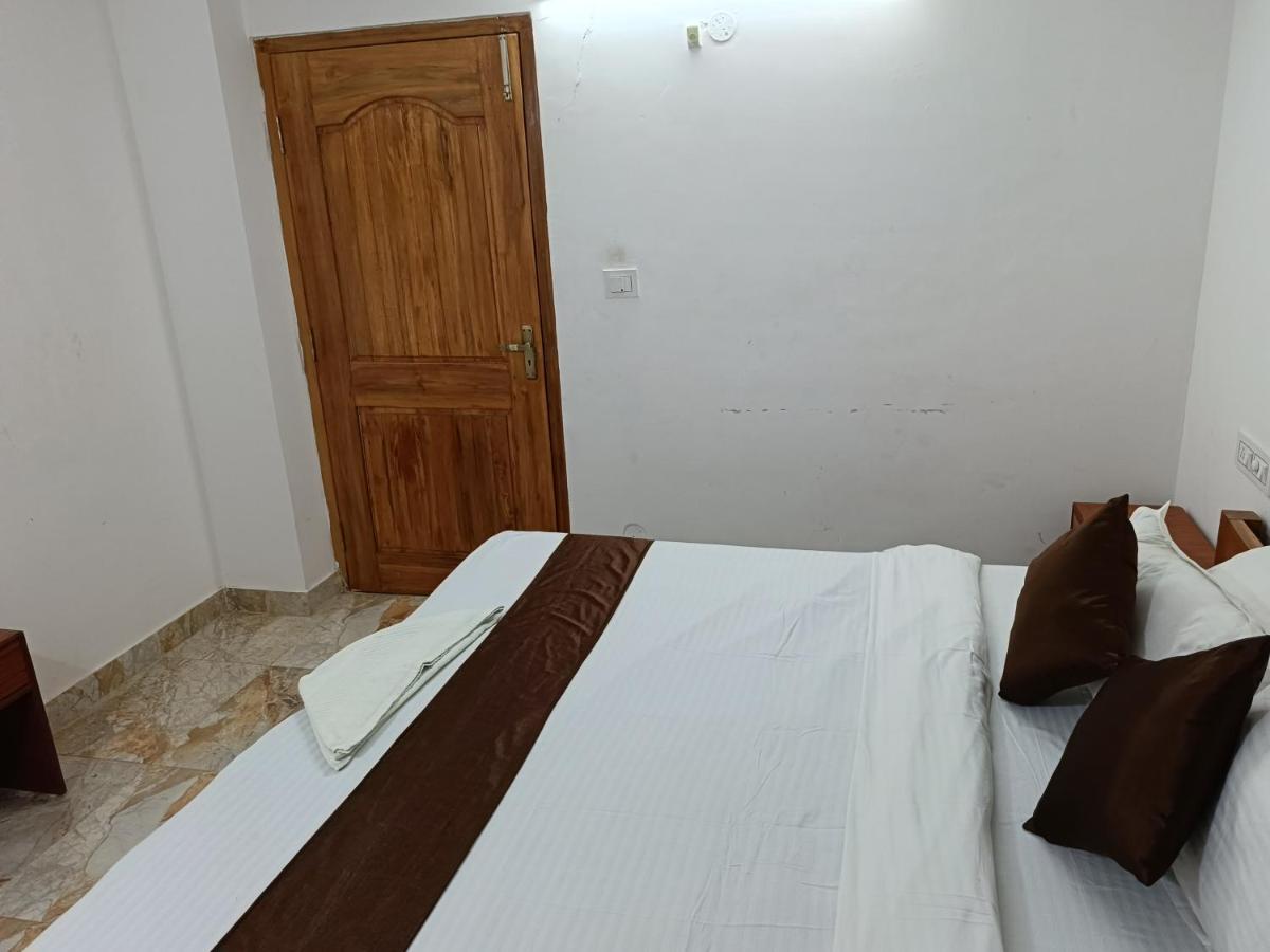 גווהטי Hotel Atithi Grand מראה חיצוני תמונה