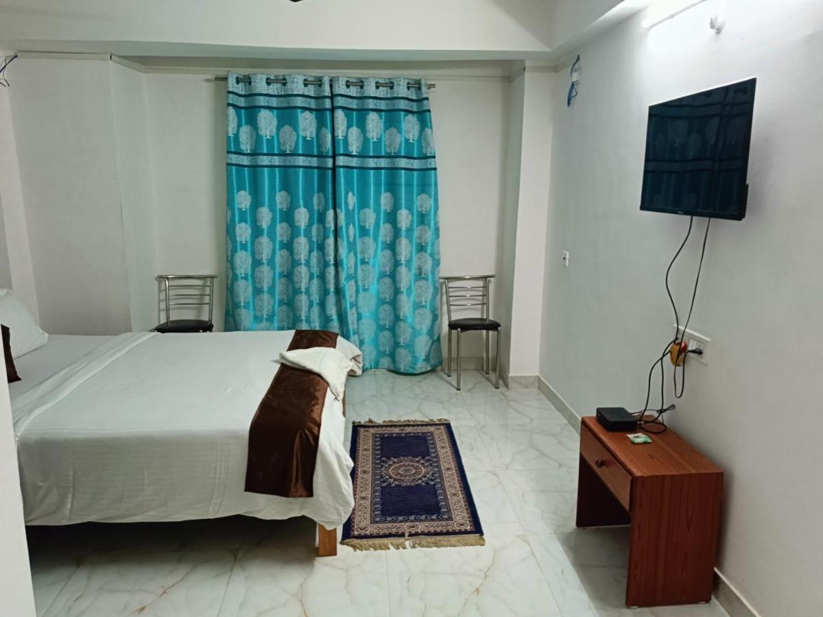 גווהטי Hotel Atithi Grand מראה חיצוני תמונה