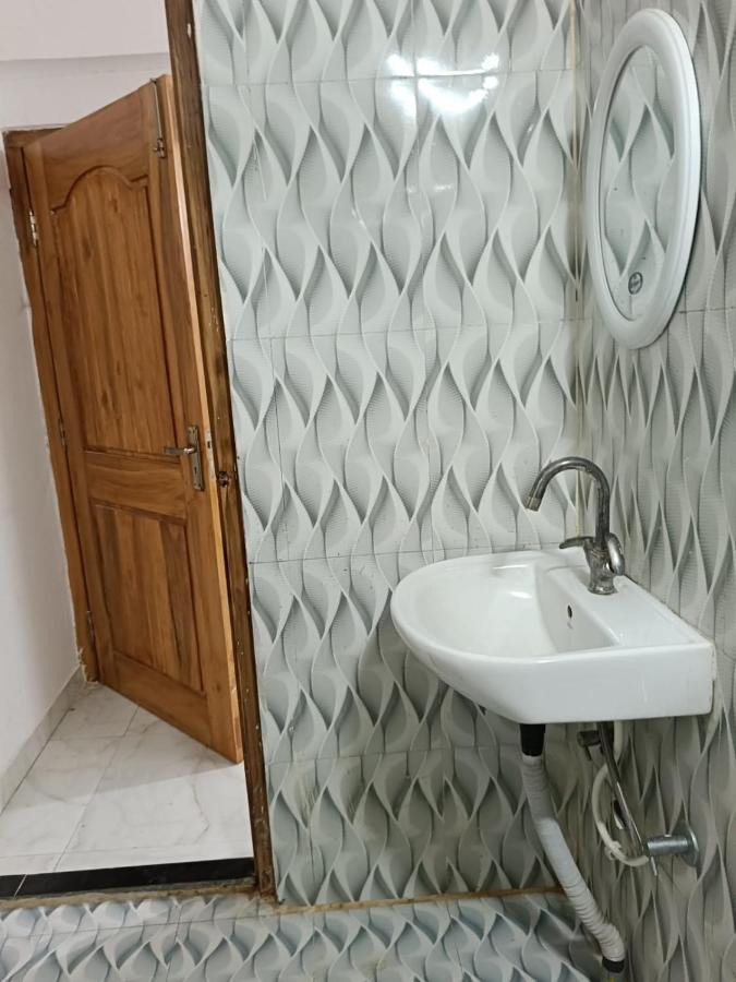 גווהטי Hotel Atithi Grand מראה חיצוני תמונה