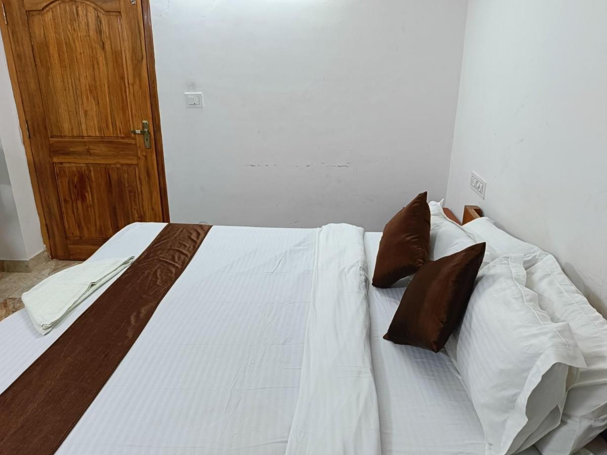 גווהטי Hotel Atithi Grand מראה חיצוני תמונה