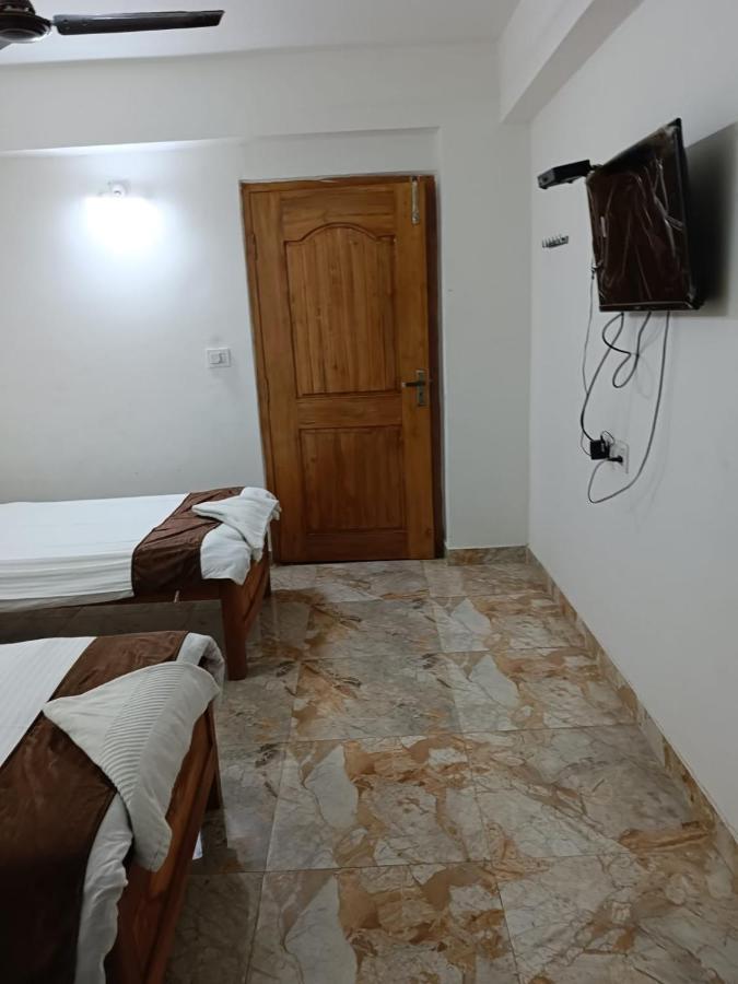 גווהטי Hotel Atithi Grand מראה חיצוני תמונה