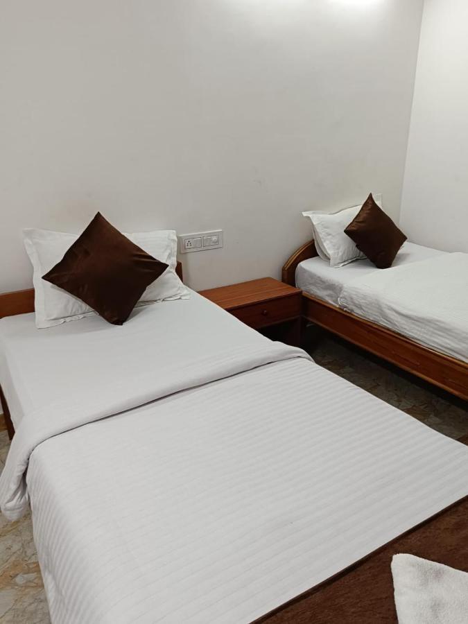 גווהטי Hotel Atithi Grand מראה חיצוני תמונה