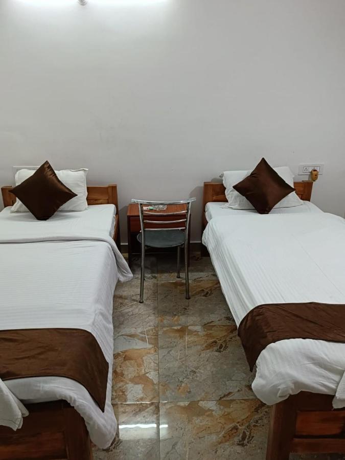 גווהטי Hotel Atithi Grand מראה חיצוני תמונה